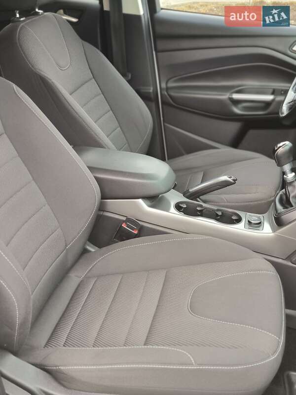 Позашляховик / Кросовер Ford Kuga 2016 в Вінниці фото 58 Позашляховик / Кросовер Ford Kuga 2016 в Вінниці