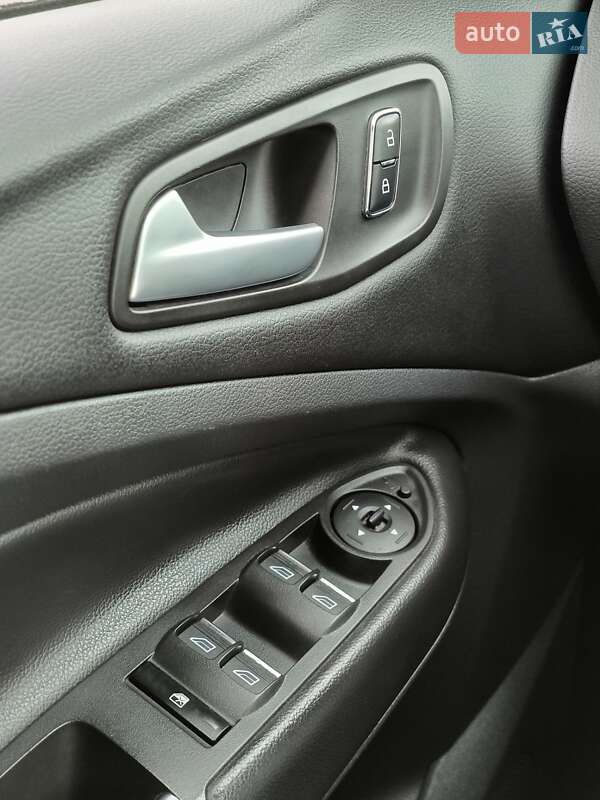 Позашляховик / Кросовер Ford Kuga 2016 в Вінниці фото 74 Позашляховик / Кросовер Ford Kuga 2016 в Вінниці