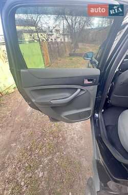Внедорожник / Кроссовер Ford Kuga 2012 в 