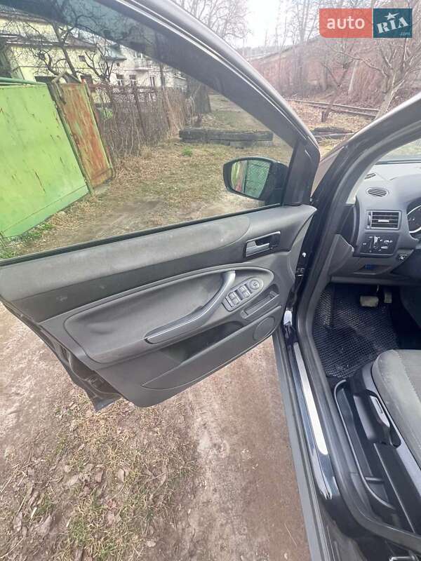 Внедорожник / Кроссовер Ford Kuga 2012 в Львове