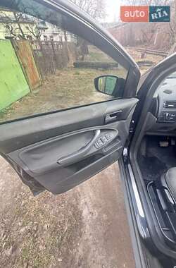 Внедорожник / Кроссовер Ford Kuga 2012 в 
