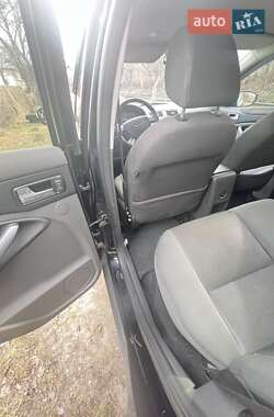 Внедорожник / Кроссовер Ford Kuga 2012 в 