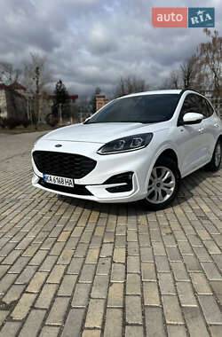 Позашляховик / Кросовер Ford Kuga 2022 в 