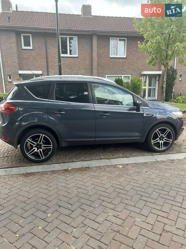 Внедорожник / Кроссовер Ford Kuga 2011 в Харькове