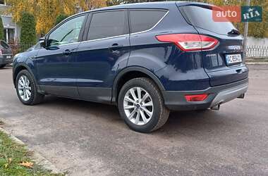 Внедорожник / Кроссовер Ford Kuga 2015 в 
