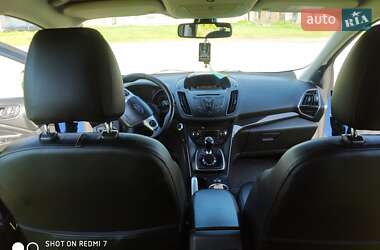 Внедорожник / Кроссовер Ford Kuga 2015 в 