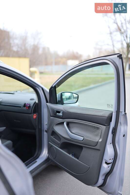 Внедорожник / Кроссовер Ford Kuga 2011 в Днепре
