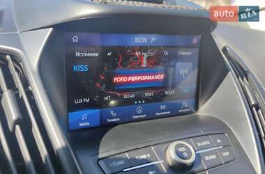 Внедорожник / Кроссовер Ford Kuga 2017 в 