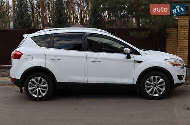 Внедорожник / Кроссовер Ford Kuga 2012 в 