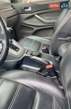 Внедорожник / Кроссовер Ford Kuga 2012 в 