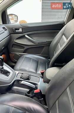 Внедорожник / Кроссовер Ford Kuga 2012 в 