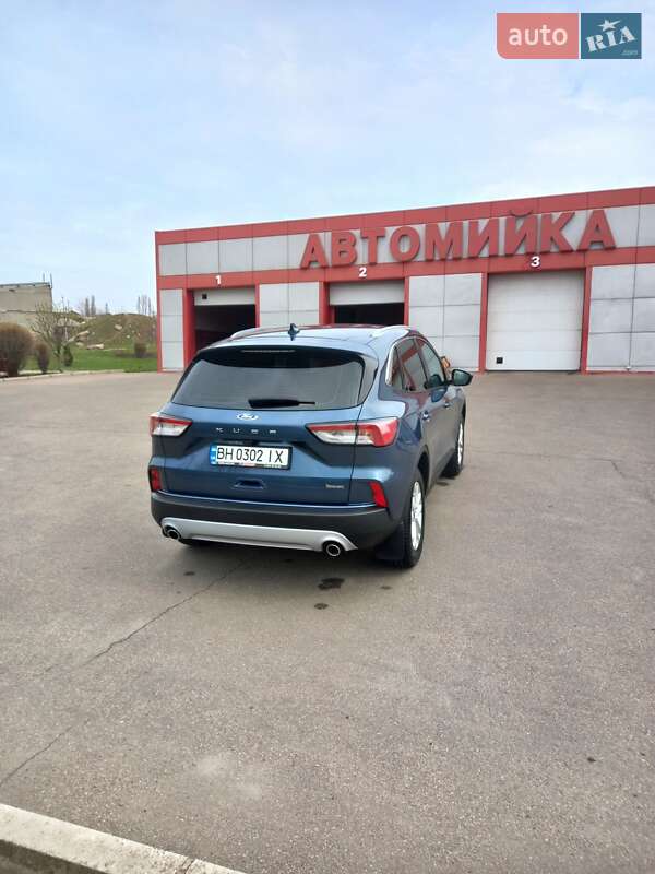 Позашляховик / Кросовер Ford Kuga 2021 в Южноукраїнську