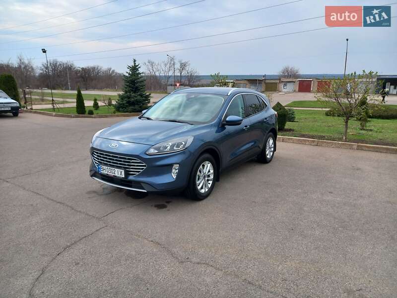 Позашляховик / Кросовер Ford Kuga 2021 в Южноукраїнську