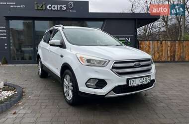 Внедорожник / Кроссовер Ford Kuga 2017 в 