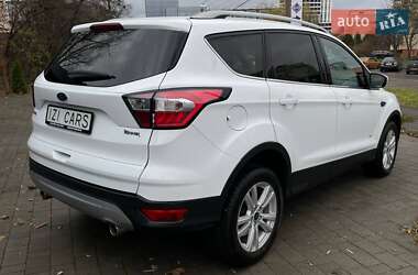 Внедорожник / Кроссовер Ford Kuga 2017 в 