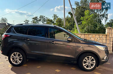 Внедорожник / Кроссовер Ford Kuga 2019 в 