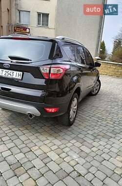 Внедорожник / Кроссовер Ford Kuga 2019 в 