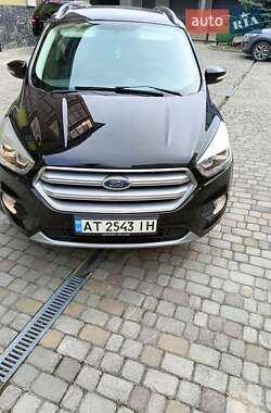 Внедорожник / Кроссовер Ford Kuga 2019 в 
