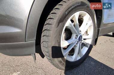 Внедорожник / Кроссовер Ford Kuga 2019 в 