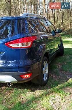 Внедорожник / Кроссовер Ford Kuga 2013 в 