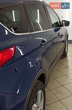 Внедорожник / Кроссовер Ford Kuga 2013 в 
