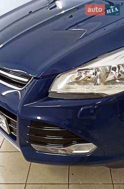 Внедорожник / Кроссовер Ford Kuga 2013 в 
