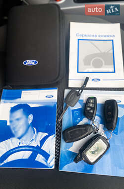 Внедорожник / Кроссовер Ford Kuga 2011 в 