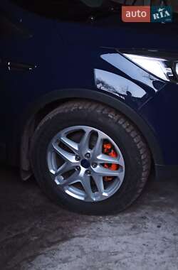 Внедорожник / Кроссовер Ford Kuga 2013 в 