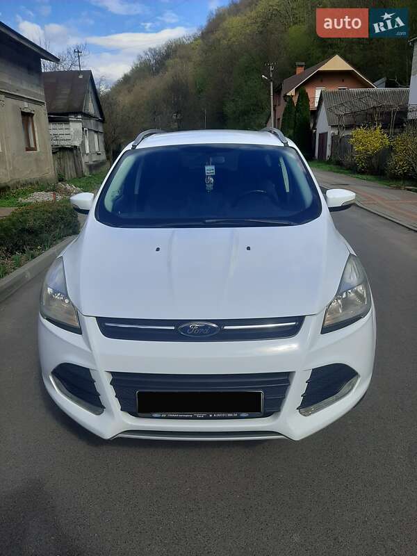 Внедорожник / Кроссовер Ford Kuga 2013 в Хусте