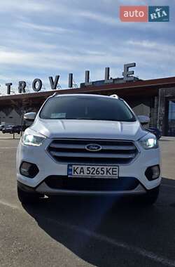 Внедорожник / Кроссовер Ford Kuga 2018 в 