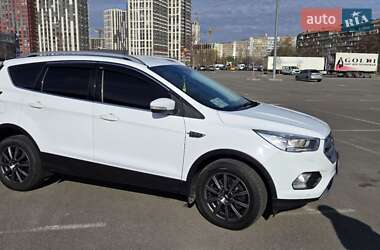 Внедорожник / Кроссовер Ford Kuga 2018 в 
