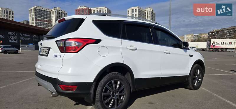Внедорожник / Кроссовер Ford Kuga 2018 в Киеве