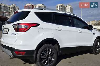 Внедорожник / Кроссовер Ford Kuga 2018 в 