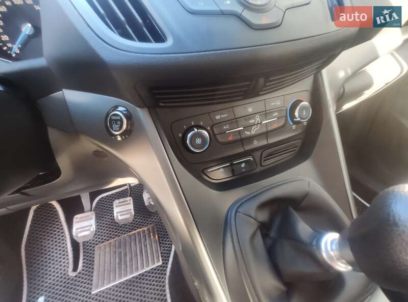 Позашляховик / Кросовер Ford Kuga 2018 в Здолбуніві