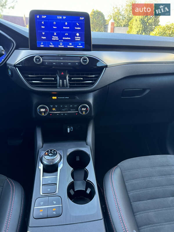 Позашляховик / Кросовер Ford Kuga 2021 в Ромнах