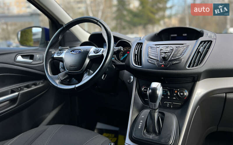 Позашляховик / Кросовер Ford Kuga 2016 в Львові