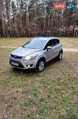 Позашляховик / Кросовер Ford Kuga 2010 в 