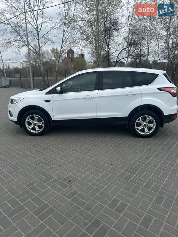 Внедорожник / Кроссовер Ford Kuga 2018 в Днепре