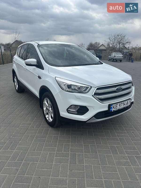 Внедорожник / Кроссовер Ford Kuga 2018 в Днепре
