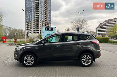 Внедорожник / Кроссовер Ford Kuga 2019 в 