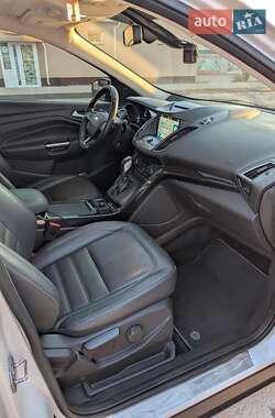 Внедорожник / Кроссовер Ford Kuga 2017 в 