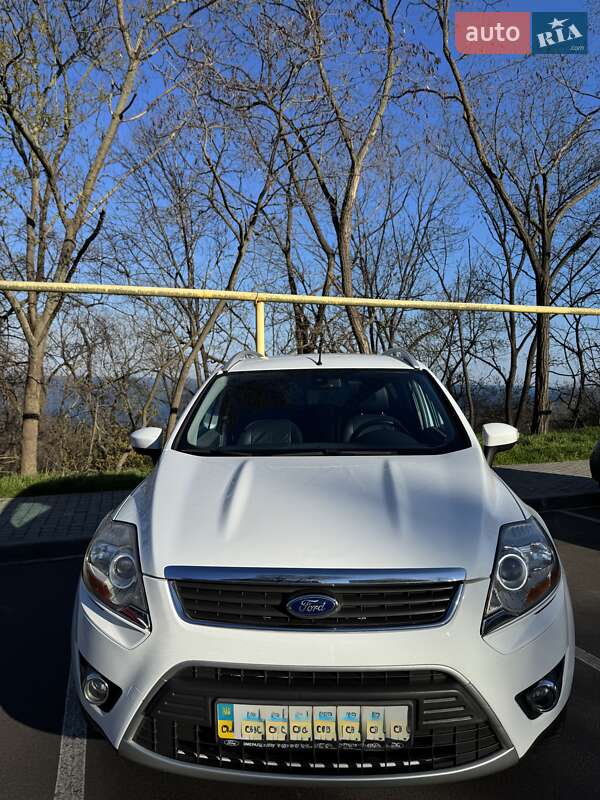 Внедорожник / Кроссовер Ford Kuga 2010 в 