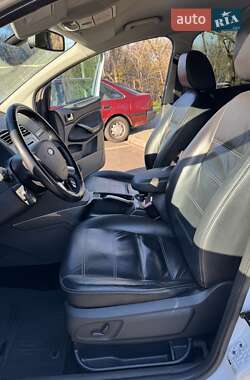 Внедорожник / Кроссовер Ford Kuga 2010 в 