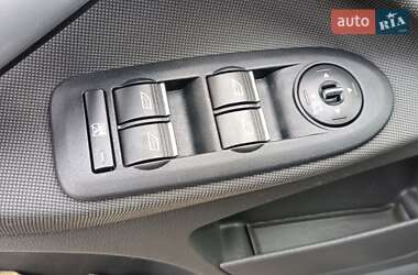 Внедорожник / Кроссовер Ford Kuga 2011 в 