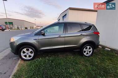 Внедорожник / Кроссовер Ford Kuga 2014 в 