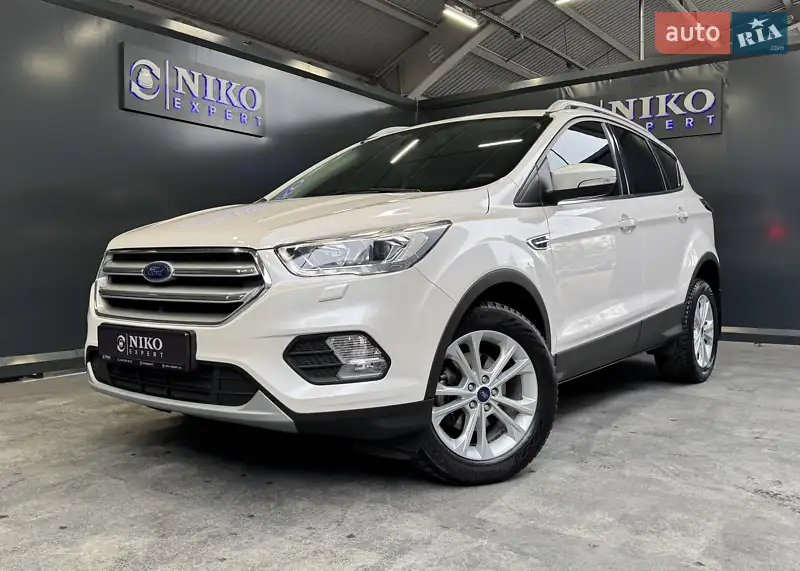 Внедорожник / Кроссовер Ford Kuga 2019 в 