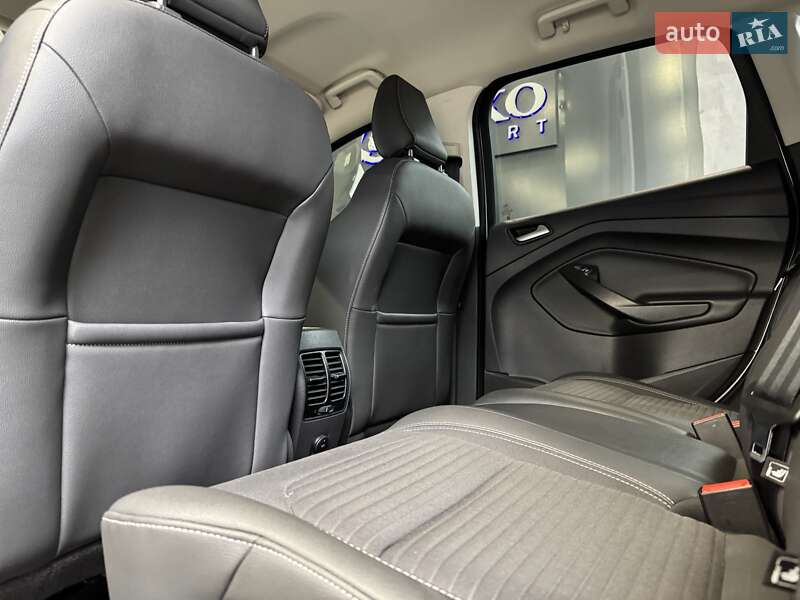 Внедорожник / Кроссовер Ford Kuga 2019 в 