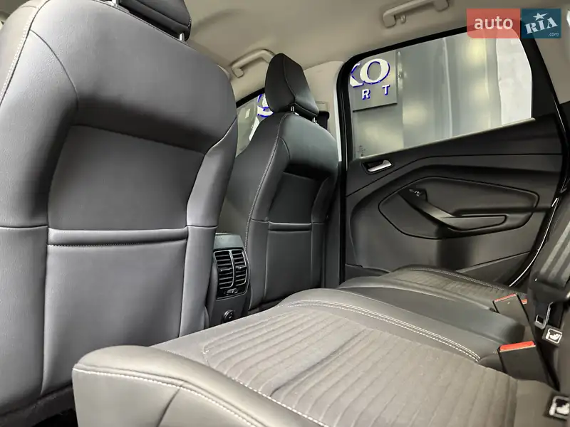 Внедорожник / Кроссовер Ford Kuga 2019 в 