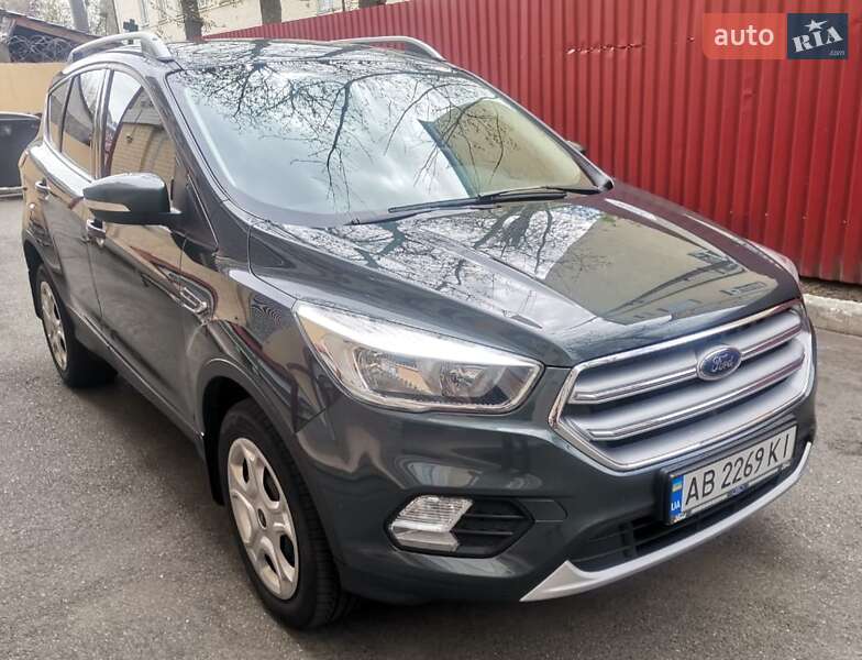Внедорожник / Кроссовер Ford Kuga 2017 в Хмельницком фото 2 Внедорожник / Кроссовер Ford Kuga 2017 в Хмельницком