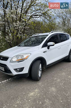 Внедорожник / Кроссовер Ford Kuga 2010 в 